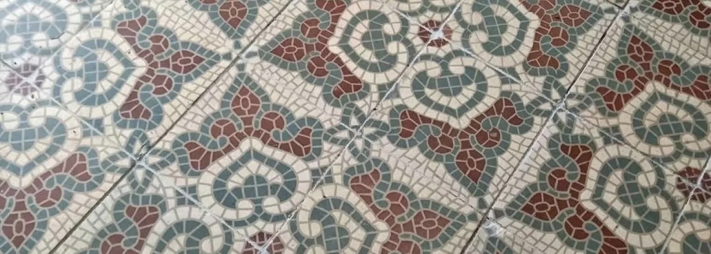 FotoGeef je vloer karakter met Portugese en antieke tegels